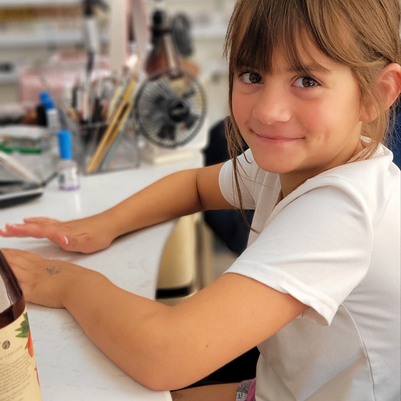 Meet your Posher, Jennifer - Picture 2 of 4